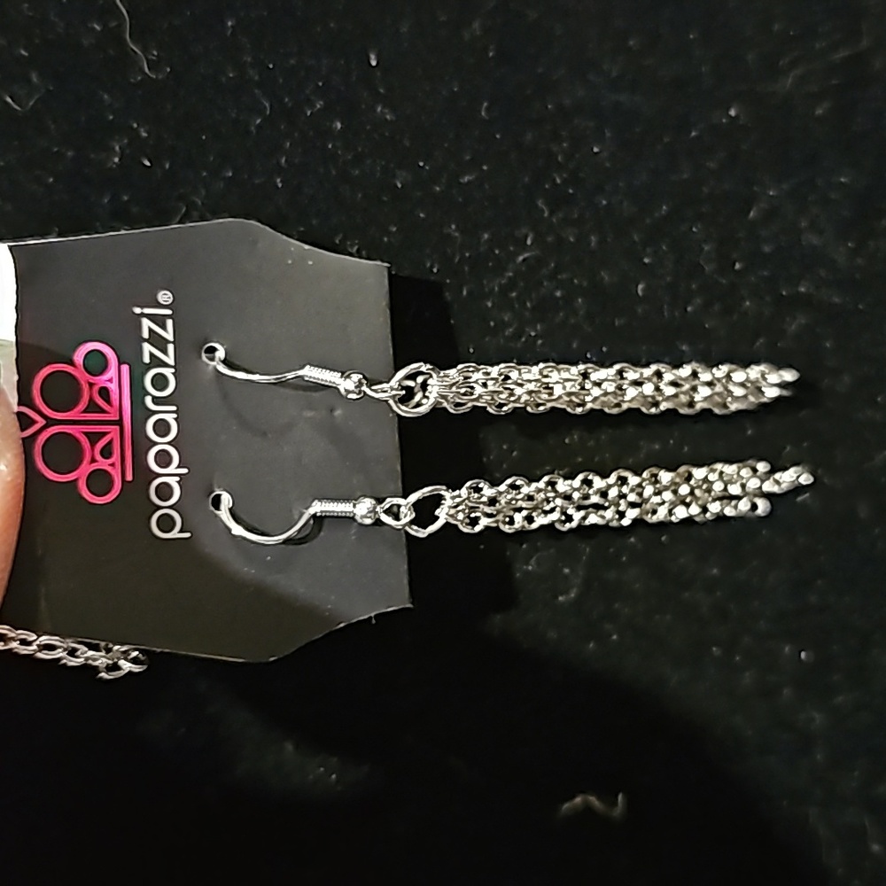 Paparazzi necklace, 2 pairs of earrings & 2 bracelets